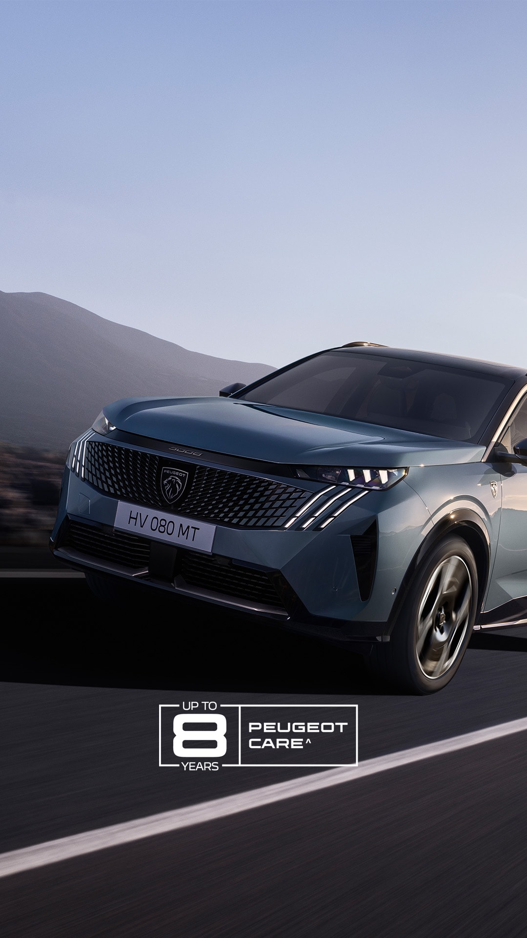 PEUGEOT E-5008 front view